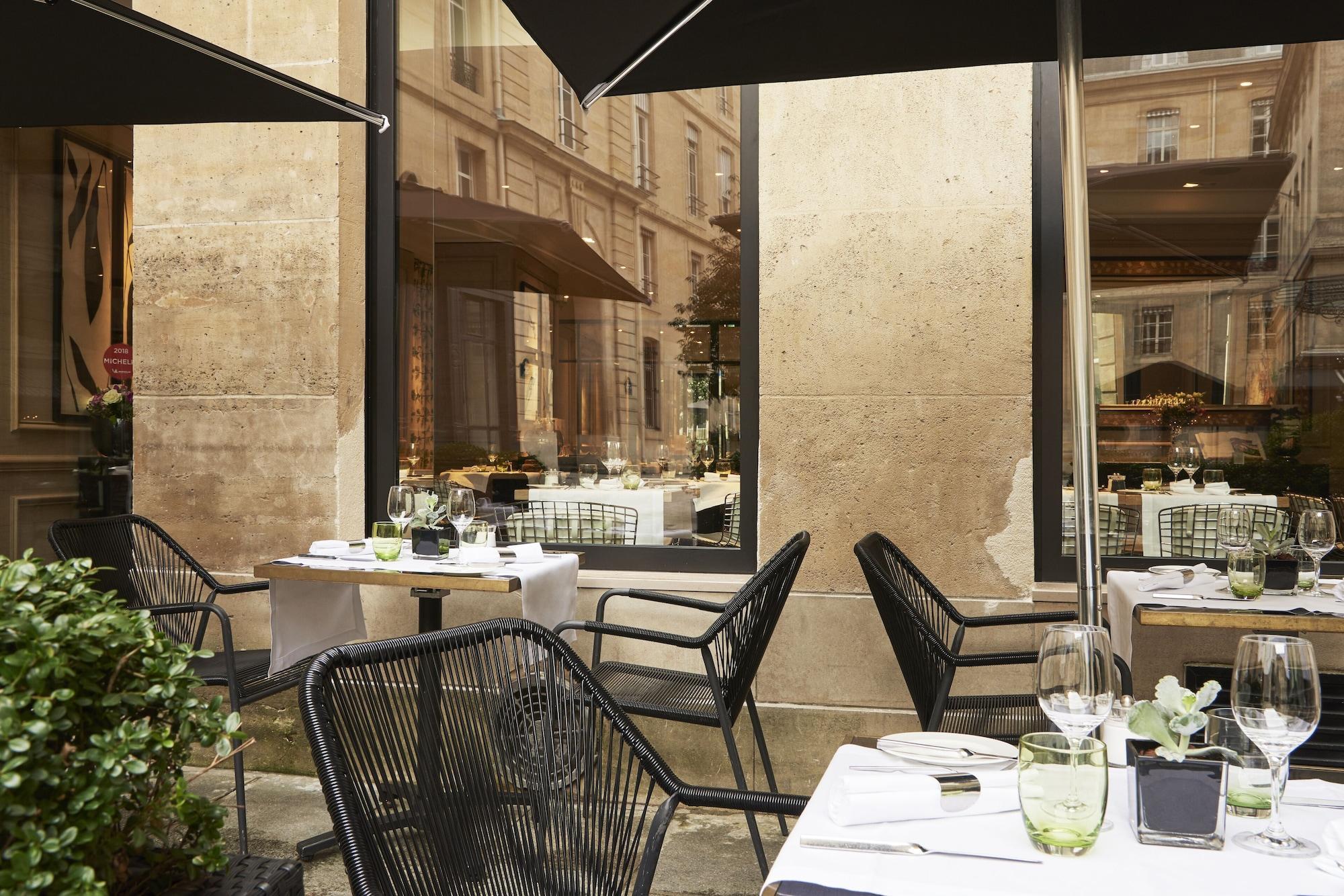 Grand Hotel Du Palais Royal Paris Exterior photo