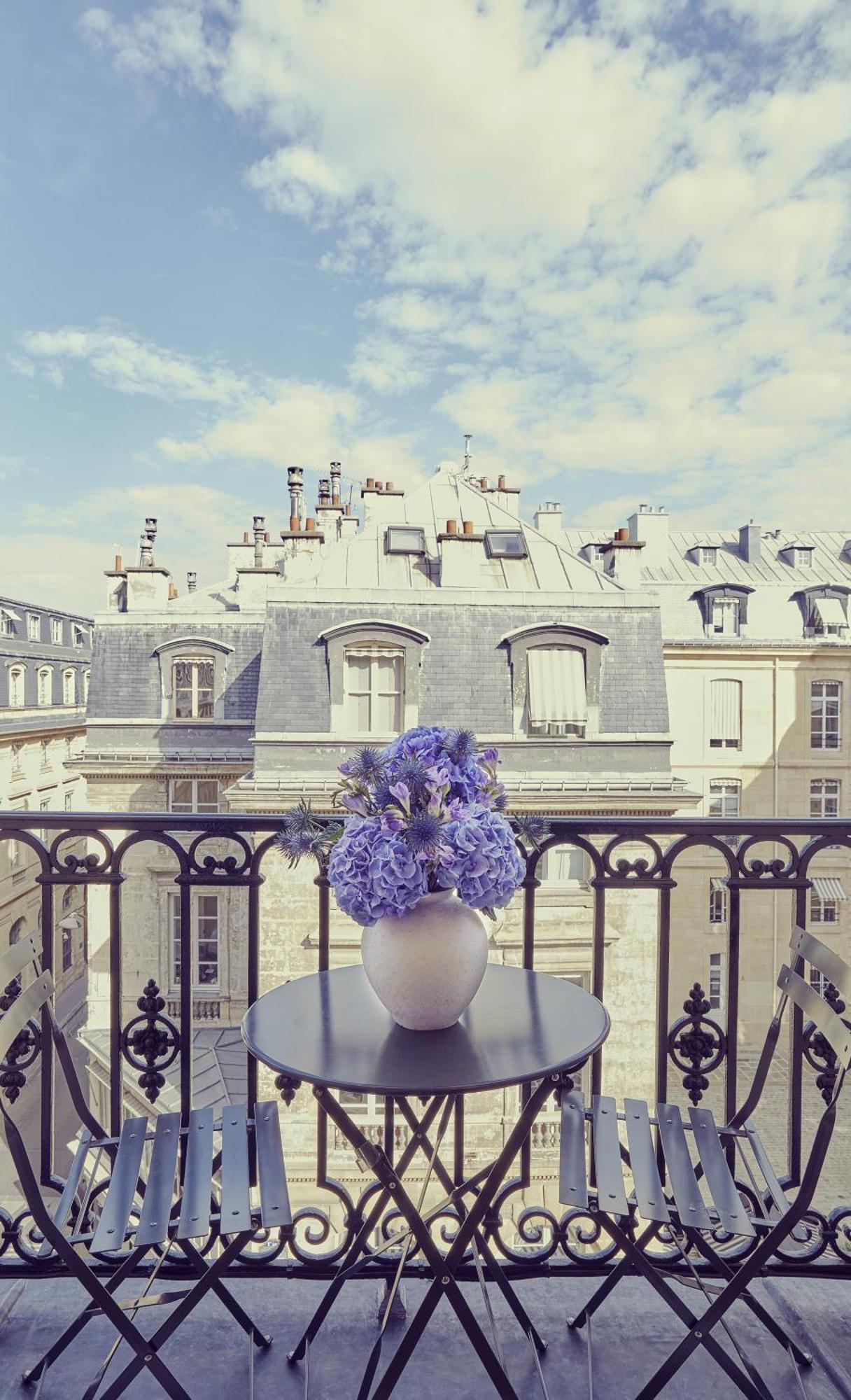 Grand Hotel Du Palais Royal Paris Exterior photo